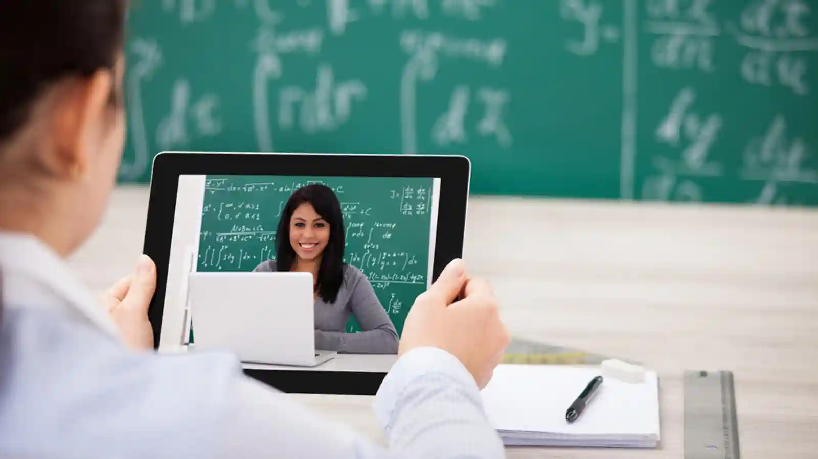 How e-learning is disrupting the classroom teaching sector