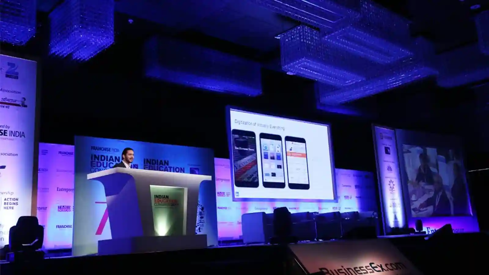 The role of social or professional media in learning in the 21st century