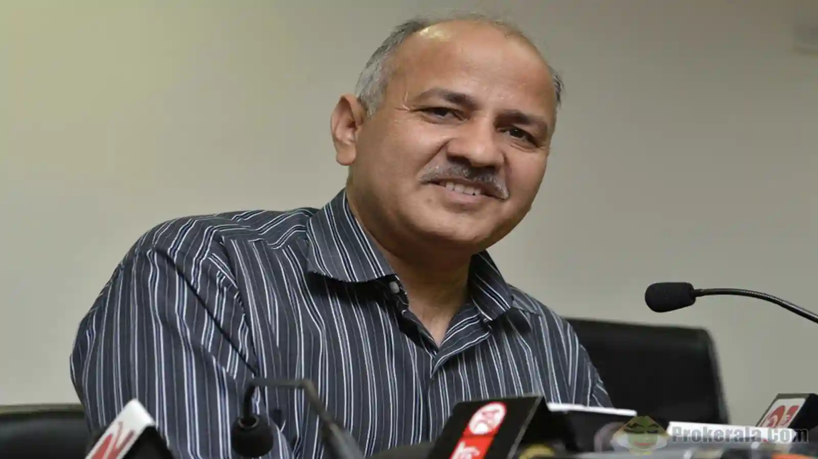 Edupreneurs must fill gaps in education system : Manish Sisodia