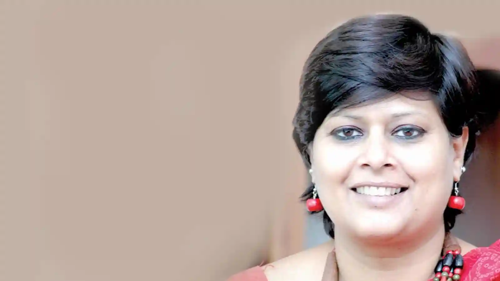 Imparting knowledge, gaining rewards