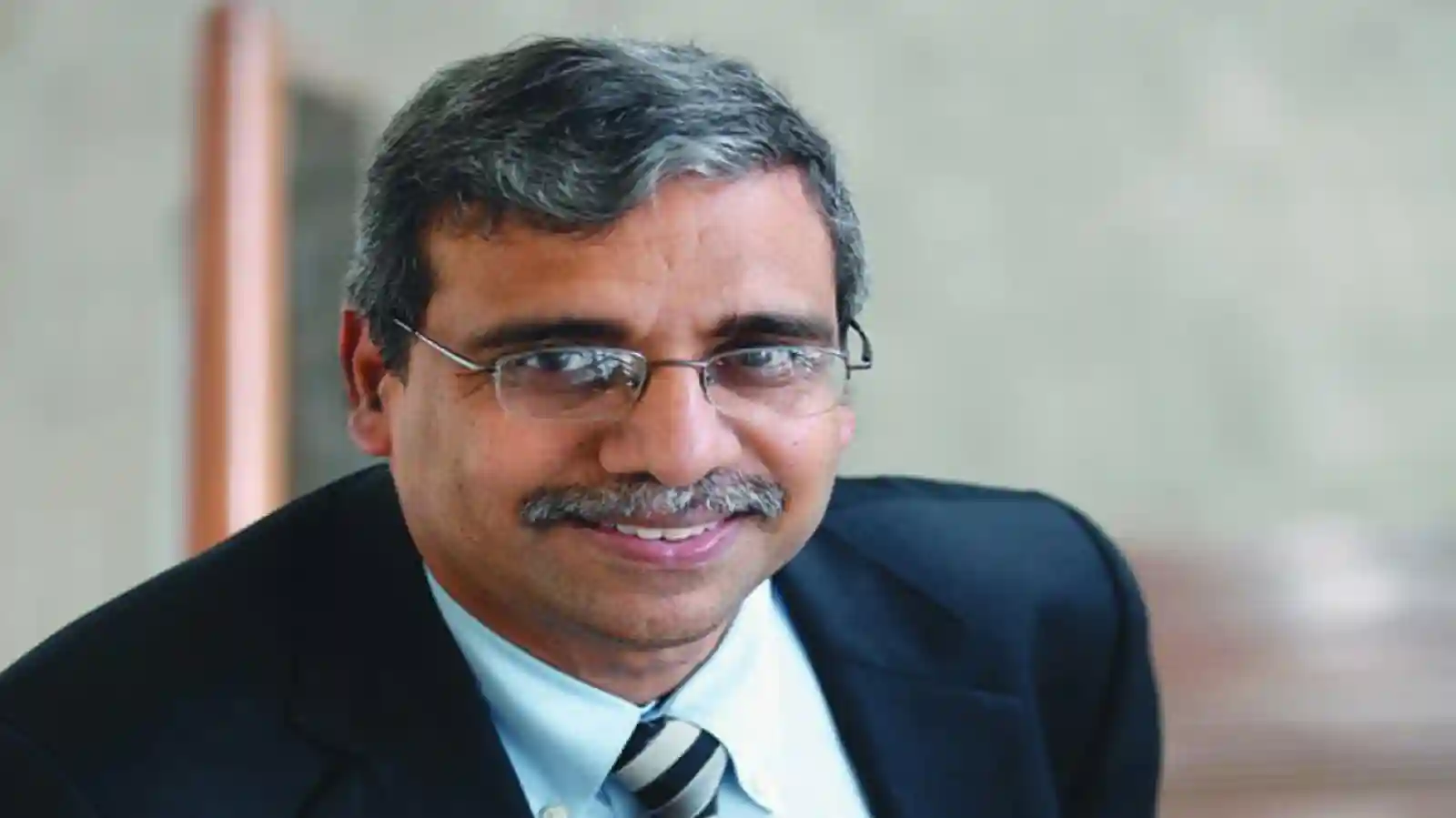 Chinese business institute appoints Indian professor as new head