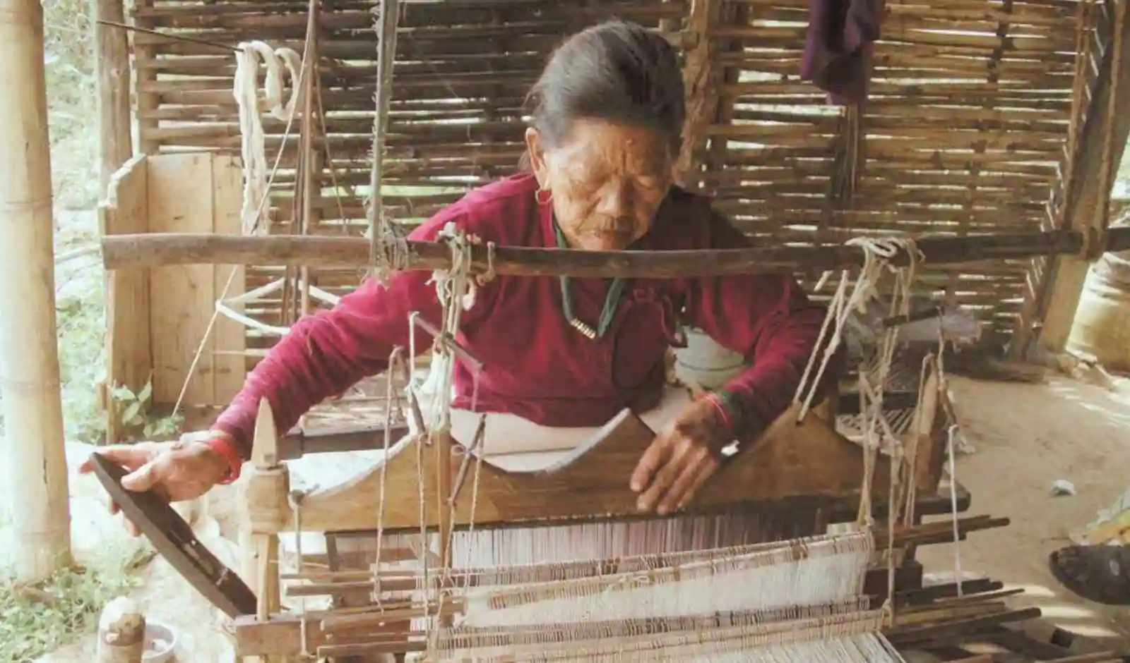 KVIC Announces 20% Wage Hike for Khadi Artisans