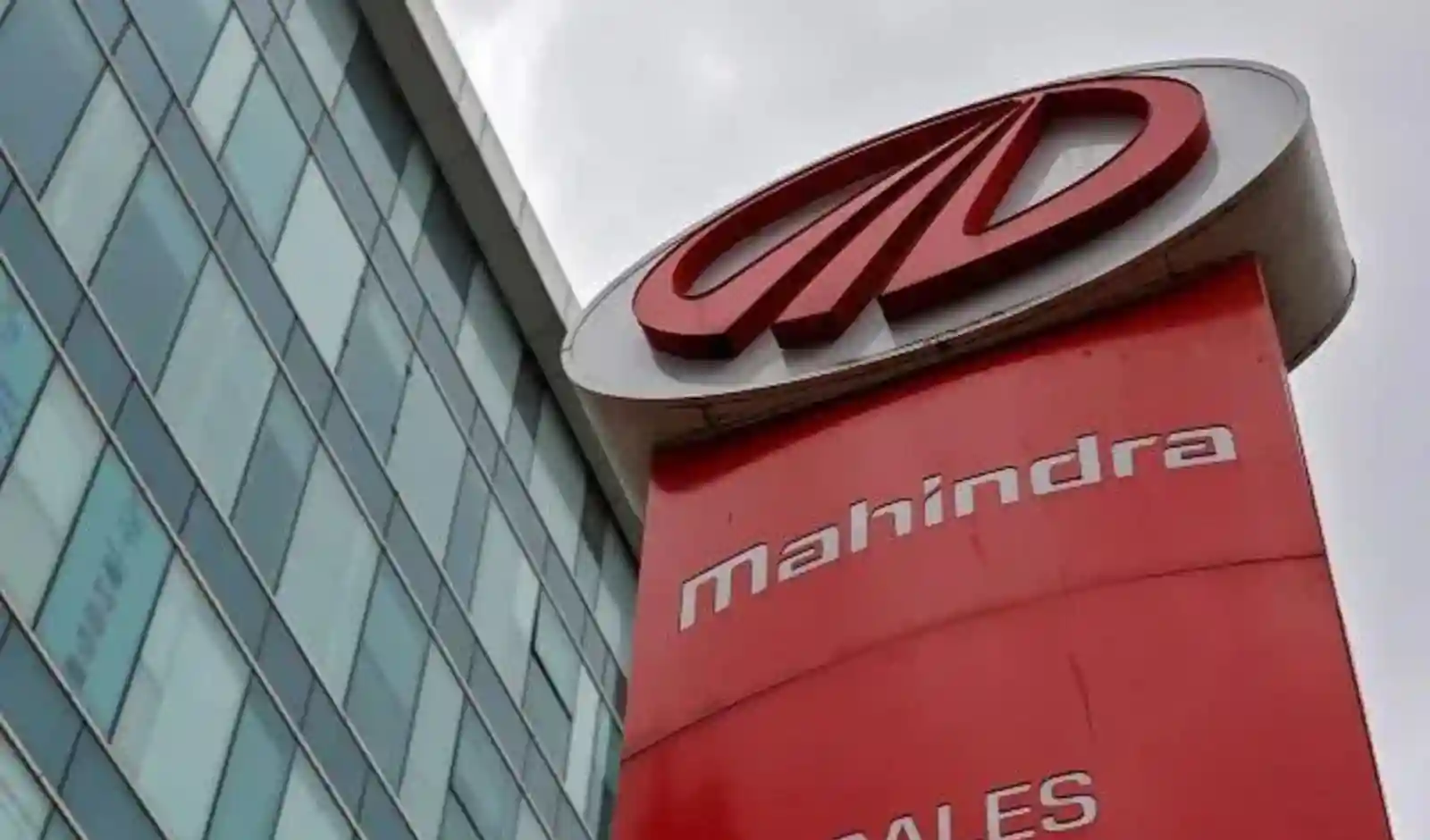 Mahindra to Expand Monthly Production to 85,000 Units by FY26