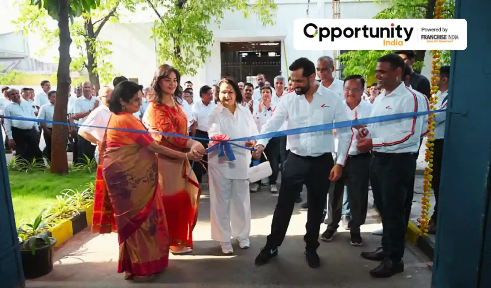 Kinetic Inaugurates EV Manufacturing Facility in Maharashtra