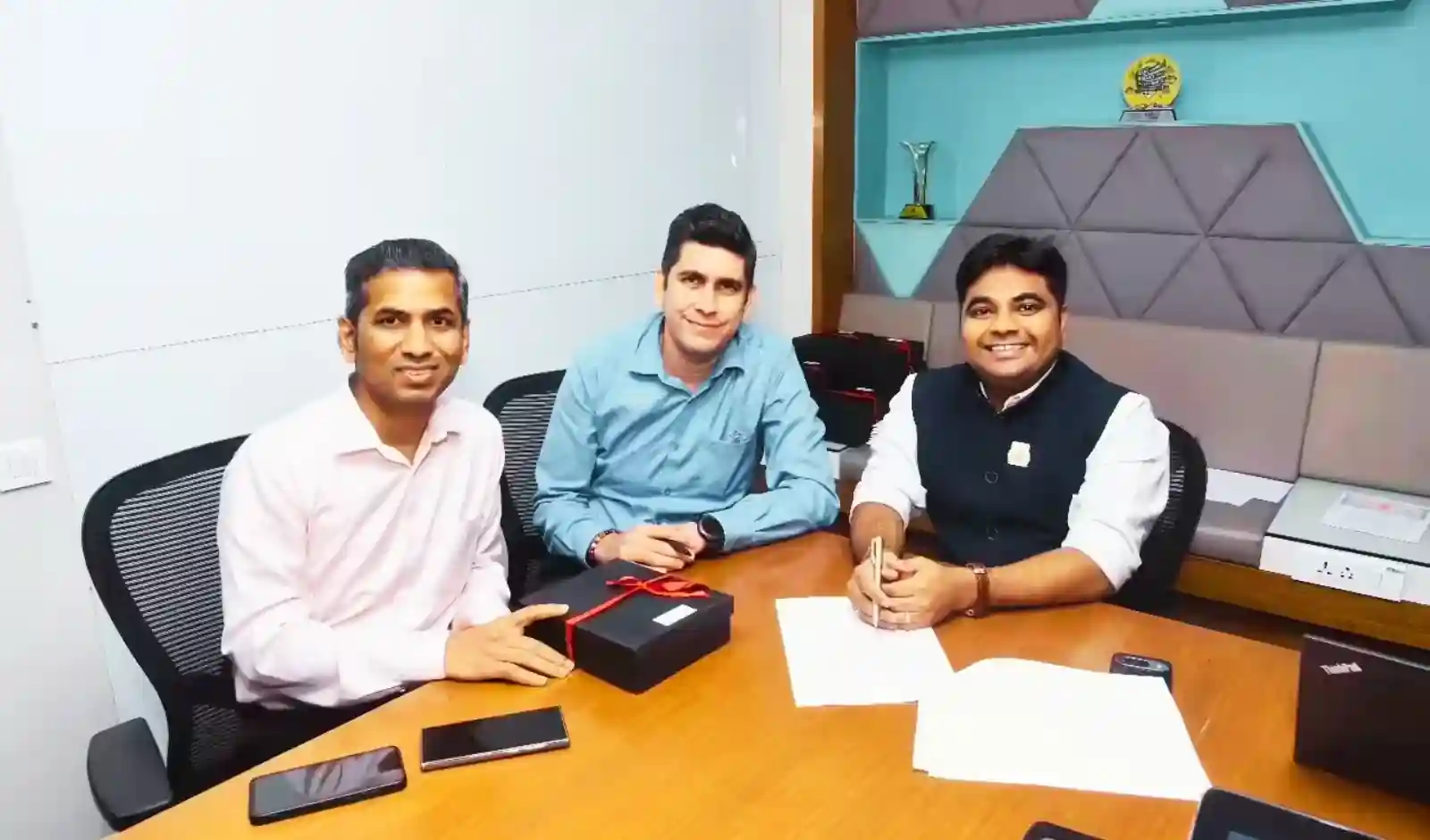 Thunderplus and  Tata Motors to Launch 5,000 EV Charging Stations in India