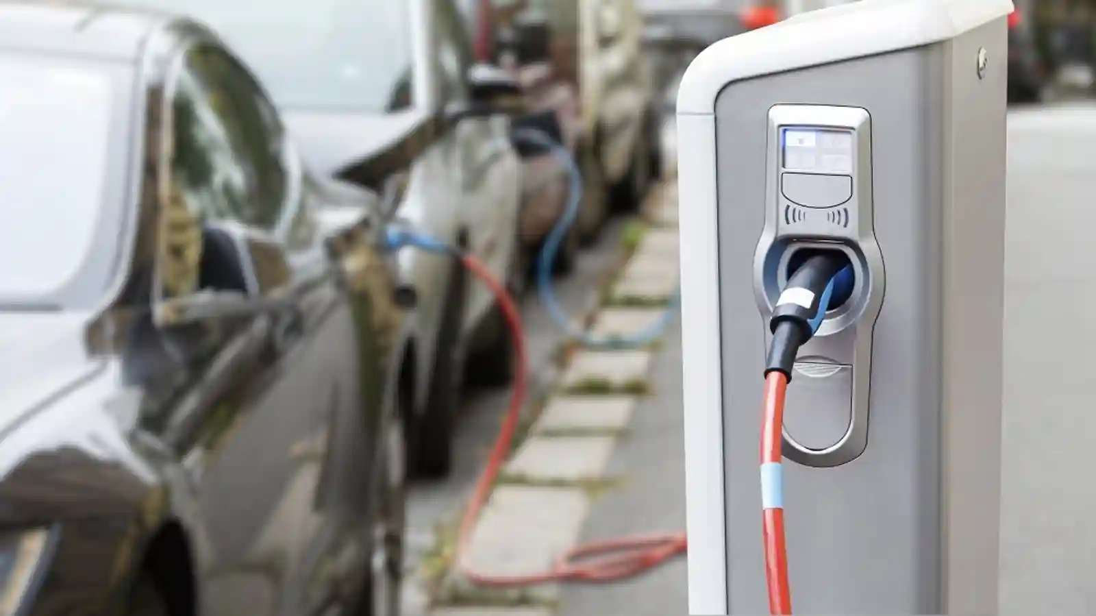 Jio-bp To Set Up Robust Charging Network For Mahindra’s e-SUVs