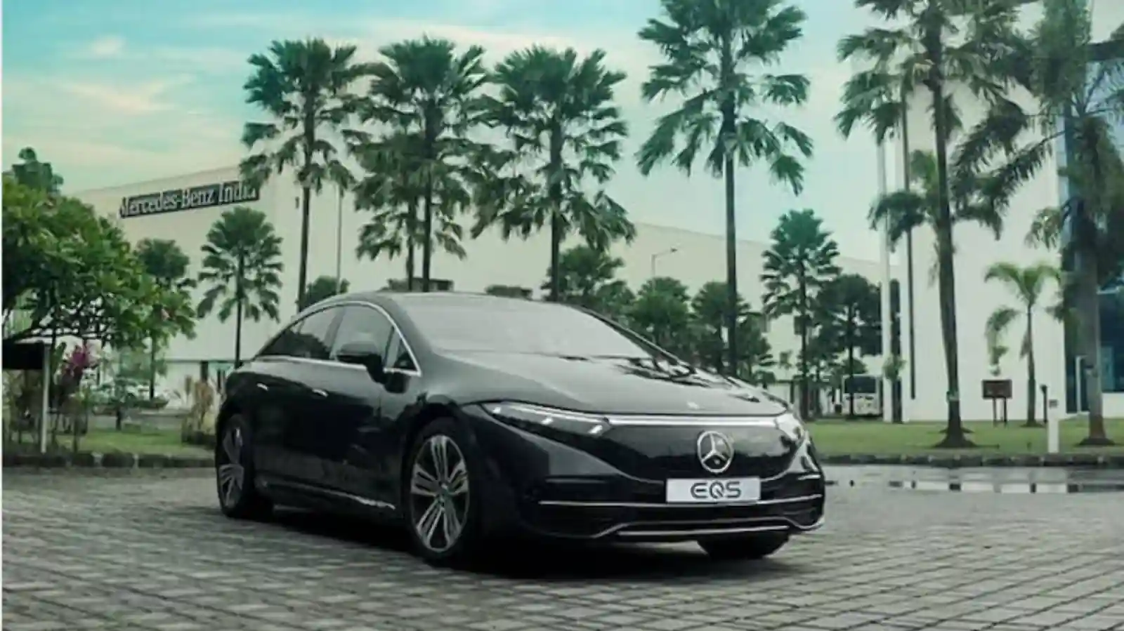 Mercedes-Benz Launches First ‘Made In India’ EQS 580 Luxury EV