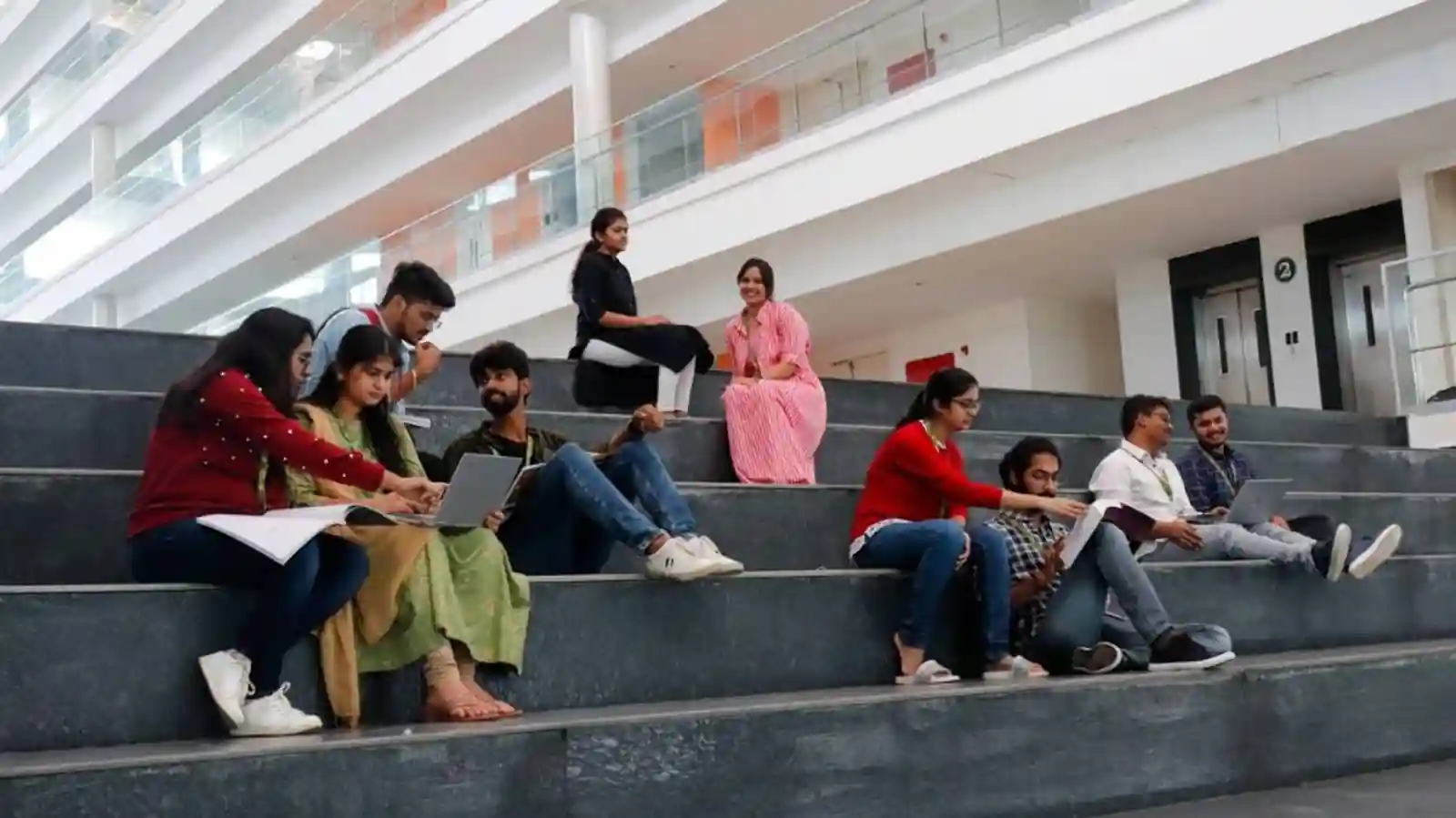 Reshaping Liberal Arts Education to Nurture Critical Thinking for Leaders of Tomorrow