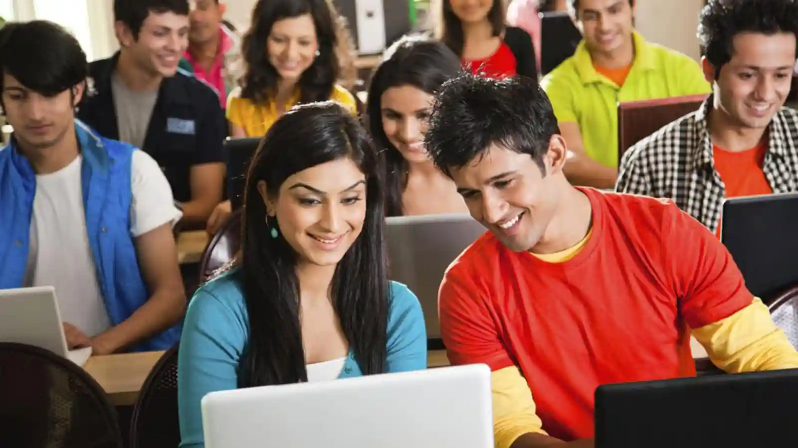 Why do students prefer joining International universities over Indian Counterparts?