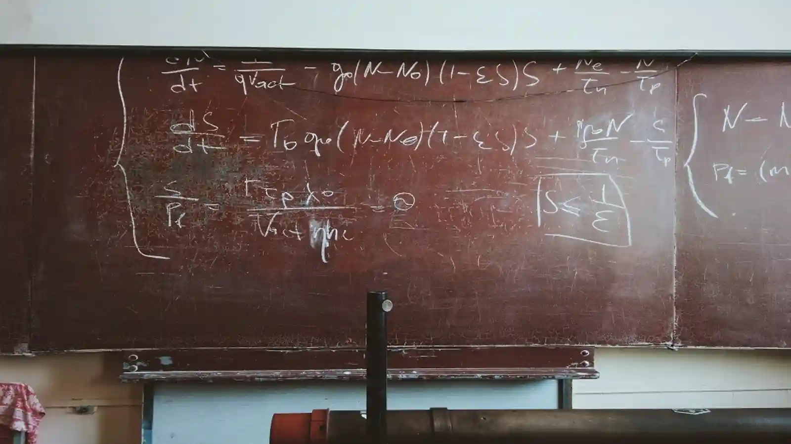EduEconomy – How Education is a lot More than Just Providing Knowledge