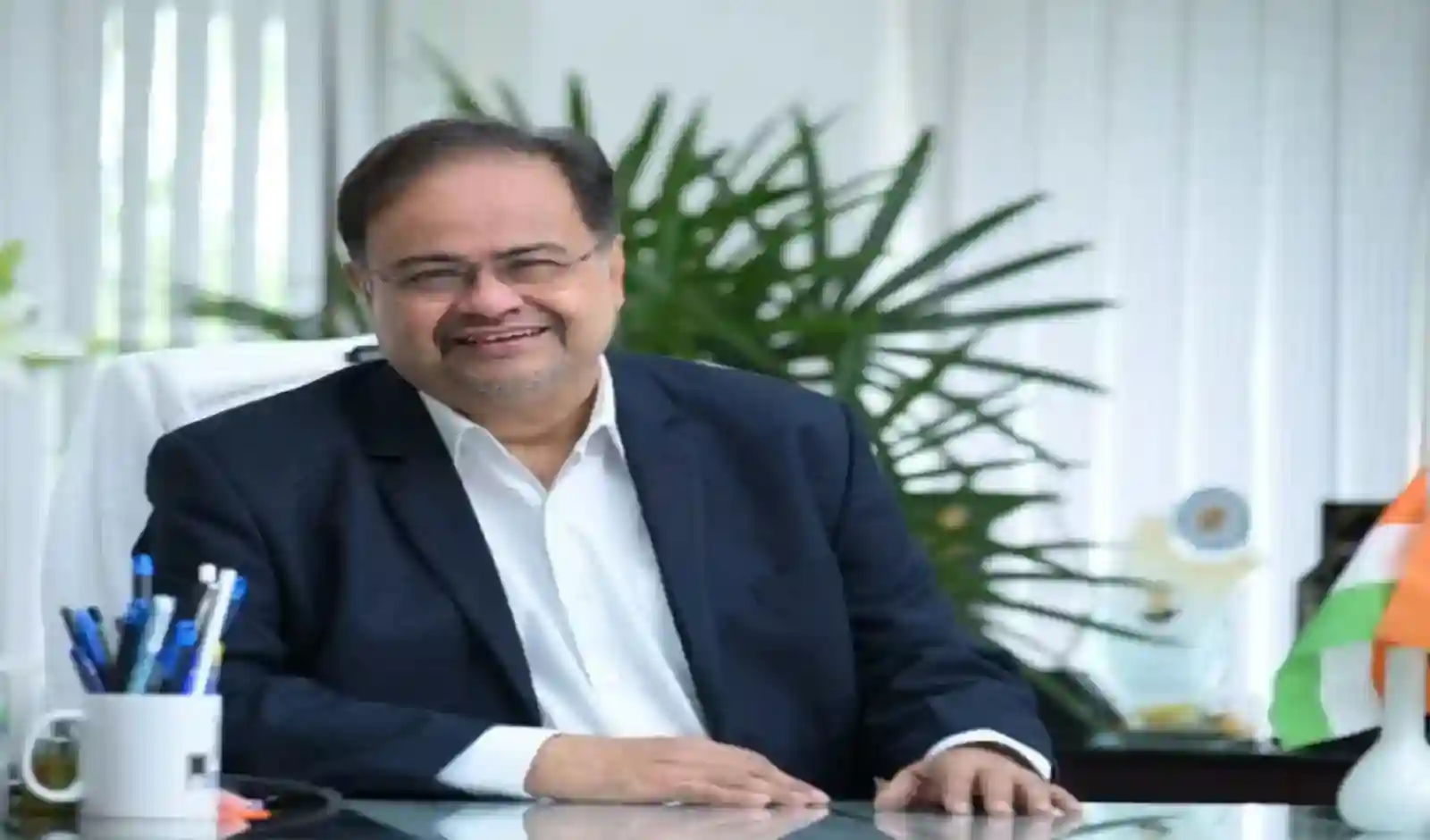 AI सिर्फ एक टूल है, असली Generative AI केवल ह्यूमन इंटेलिजेंस ही बना सकती है: देबाशीष चटर्जी