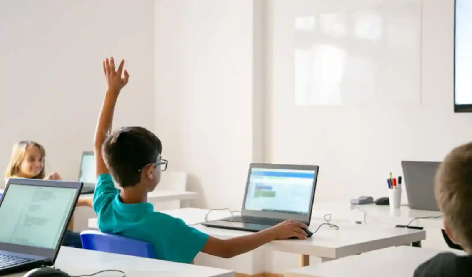 योटा ने एआई-सक्षम उच्च शिक्षा मॉडल विकसित करने के लिए इंद्रप्रस्थ यूनिवर्सिटी के साथ समझौता किया