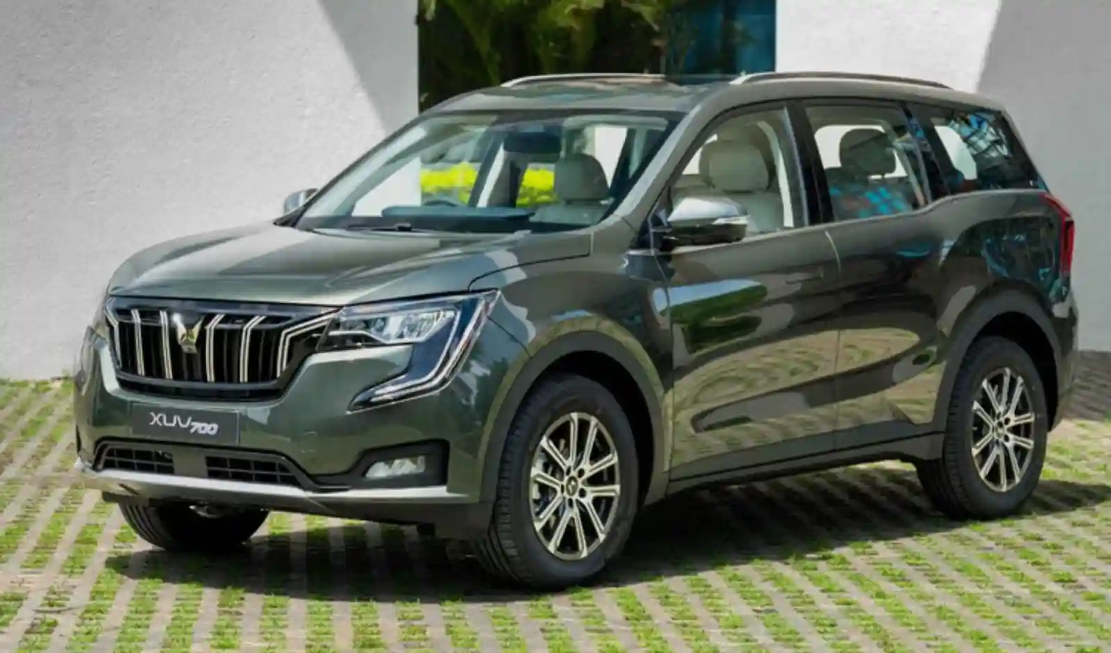 SUVs and EVs Drive M&M & Tata Motors’ Market Growth