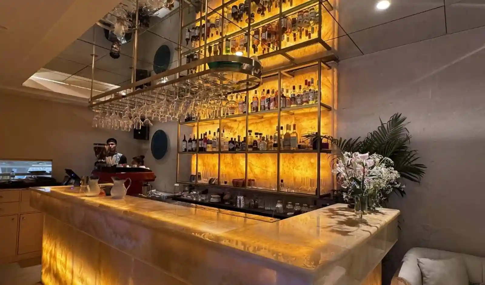 La Isla Opens in Delhi with Global Cuisine and Island-Inspired Cocktail Concept
