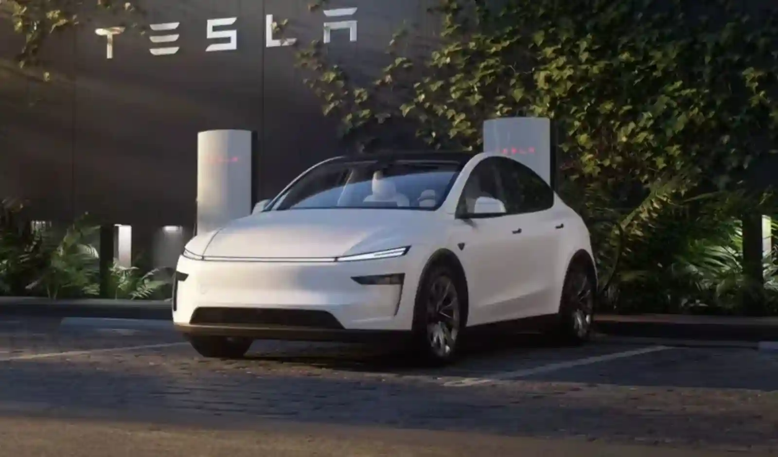 Spinny - Tesla की साझेदारी, ICE से EV में बदलाव होगा आसान