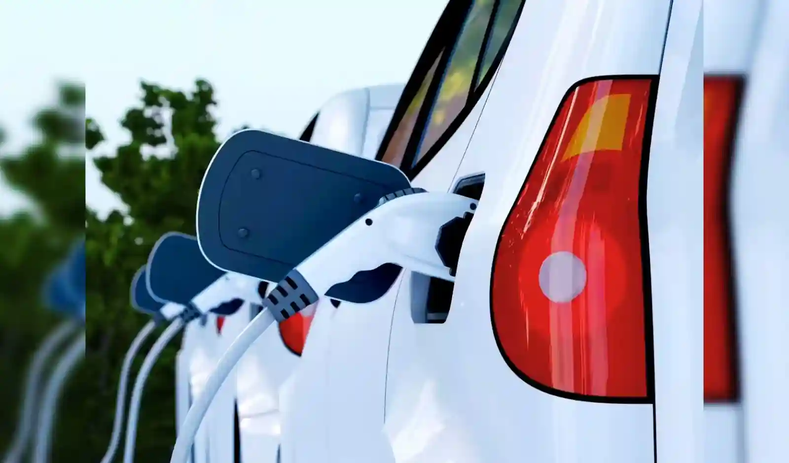 Maharashtra EV Registrations Rebound with 13% Growth in 2025–26