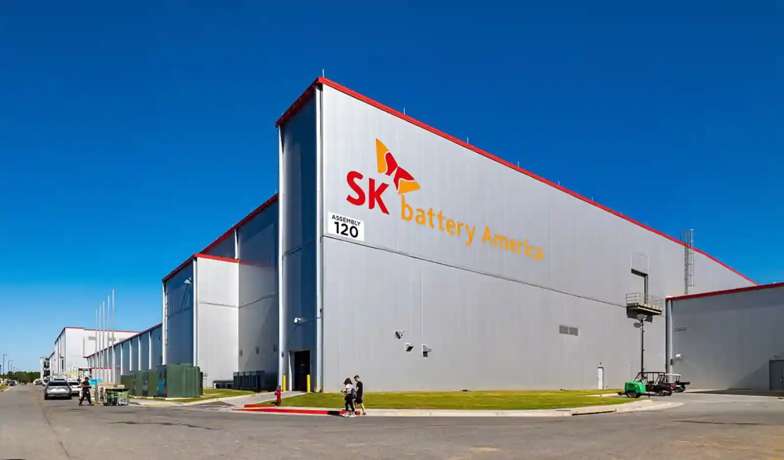 SK Battery America Inc. ने करीब 1,000 कर्मचारियों की छंटनी की