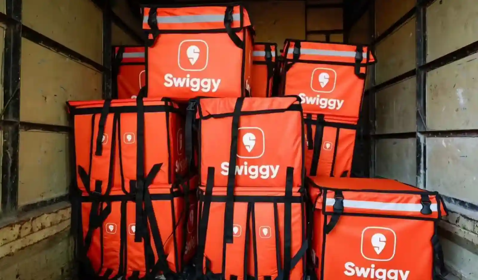Swiggy Raises Platform Fee to Rs 17.58 After Zomato Move, Signals Pricing Reset in Food Delivery Market