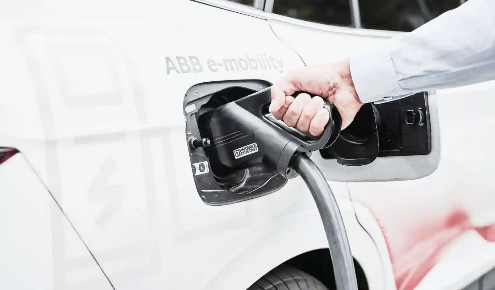 ABB E-mobility Launches OM M-Series EV Charging System in Zurich