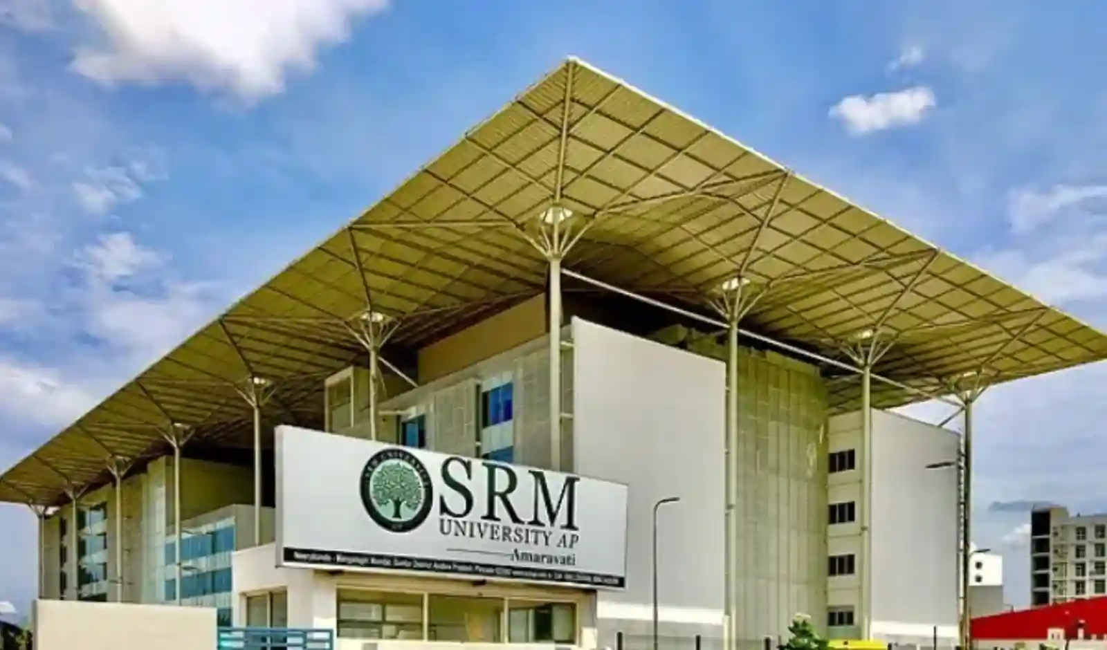 SRM विश्वविद्यालय- आंध्र प्रदेश में अब AI के साथ होगी Economics और Psychology की पढ़ाई