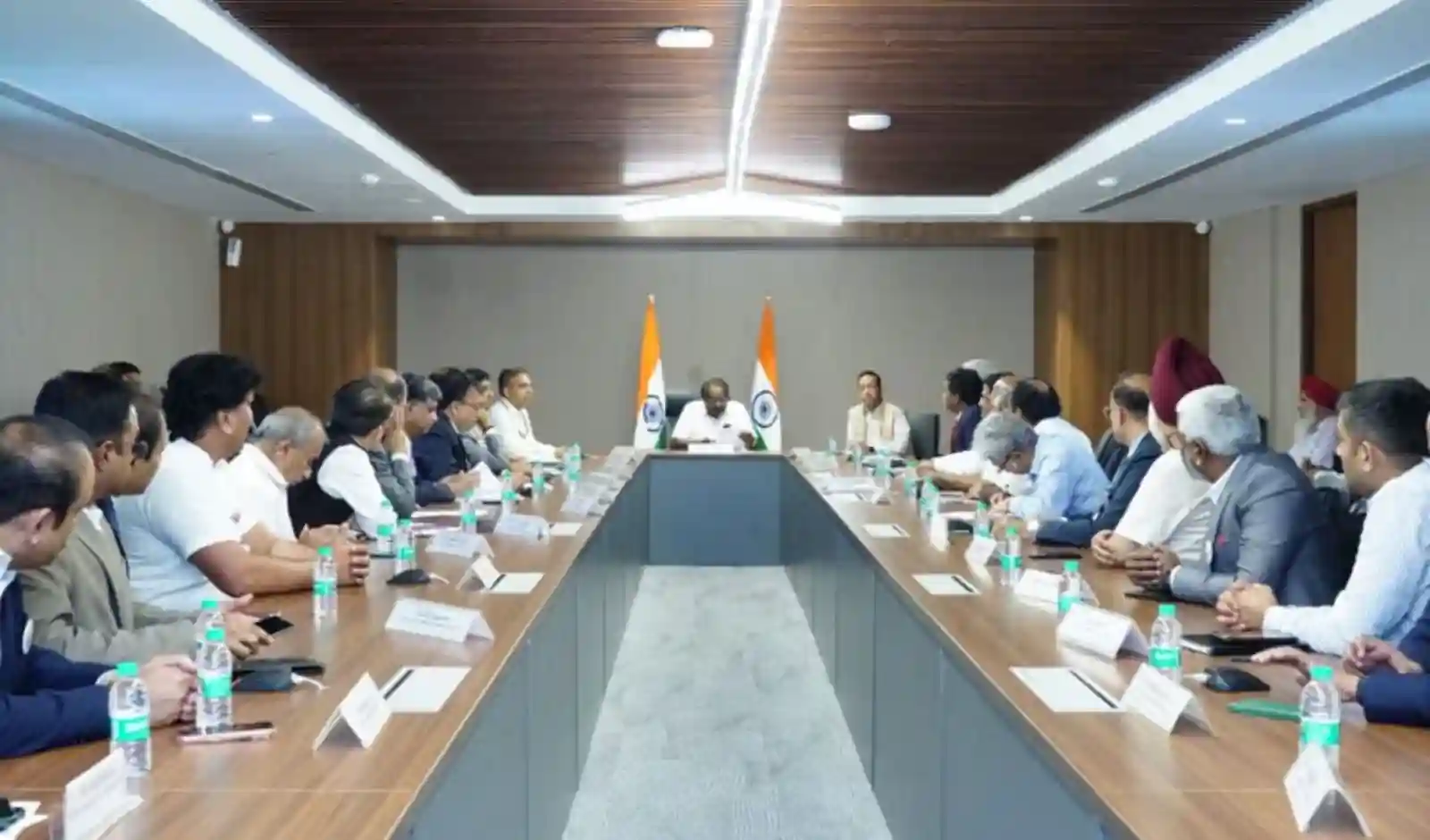 सरकार ने EV फाइनेंसिंग बाधाओं को दूर करने पर दिया जोर
