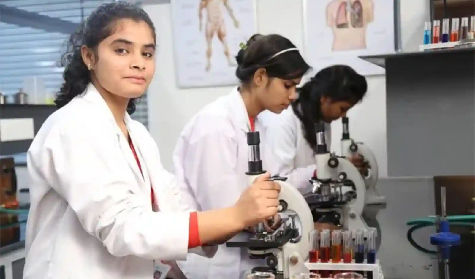 शिक्षा से करियर तक: महिला छात्रों के लिए Virohan ने लॉन्च की ₹2 करोड़ स्कॉलरशिप