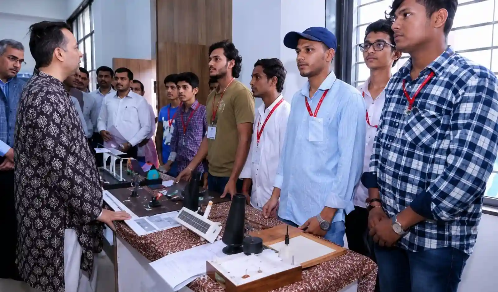 सूरत में बनेगा उद्योग-संचालित स्किलिंग हब, PM-SETU के तहत 240 करोड़ रुपये की पहल को मंजूरी