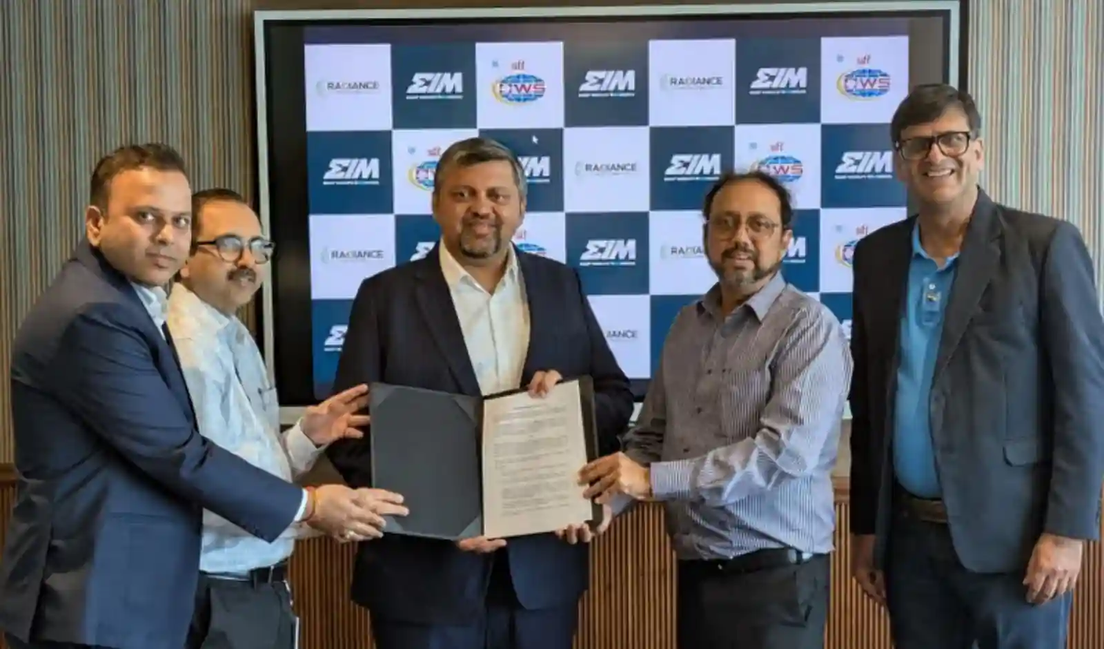 EIM Signs Pact to Deploy 500 Electric Heavy Commercial Vehicles