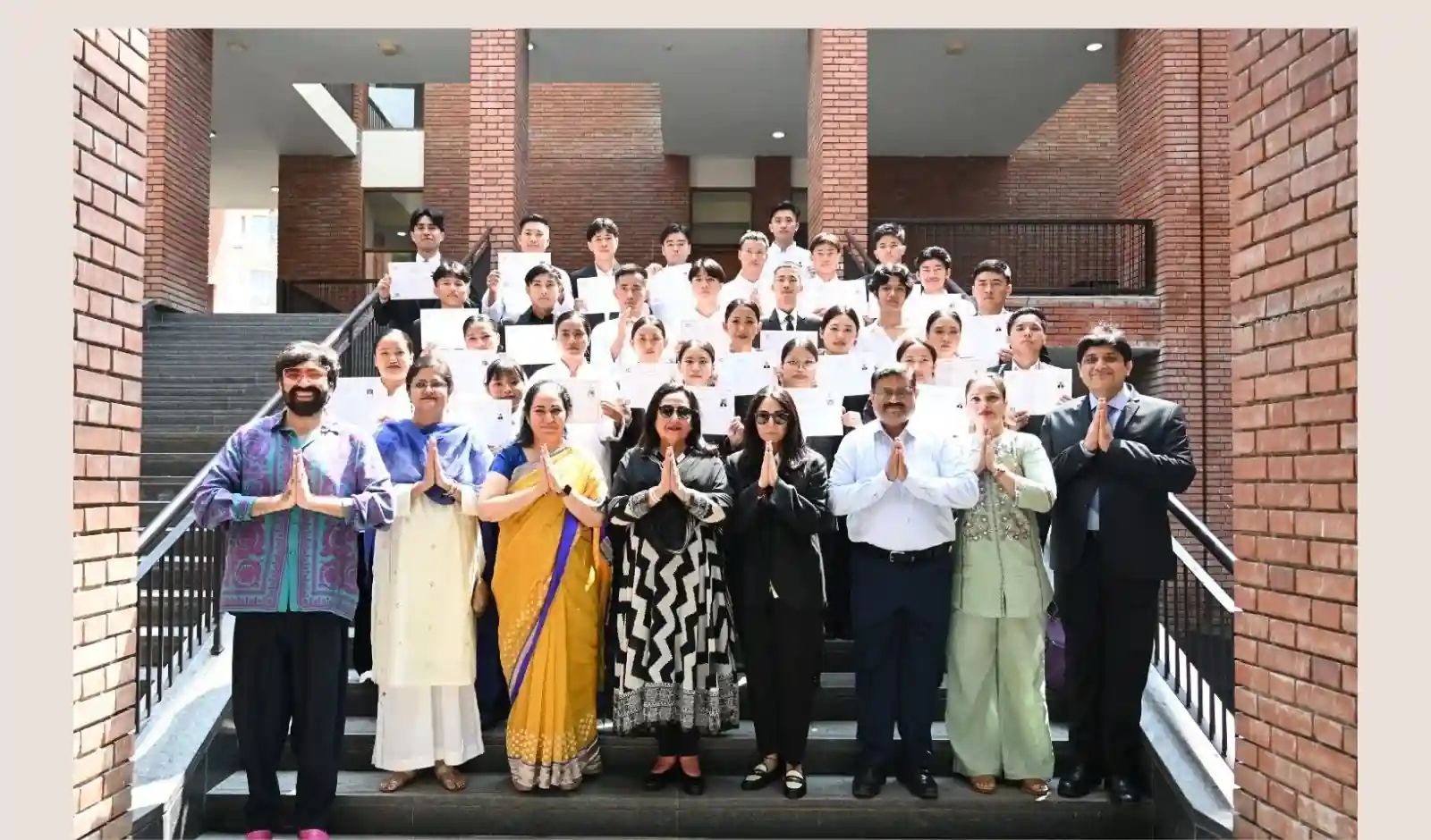 द लालित सूरी हॉस्पिटैलिटी स्कूल ने THSC प्रोग्राम पूरा करने वाले 76 आदिवासी युवाओं को सम्मानित किया