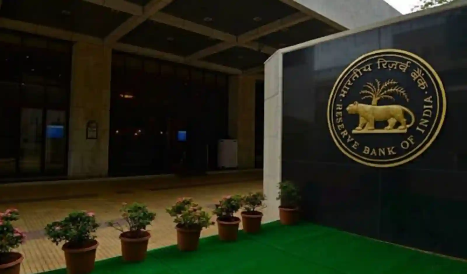 RBI Raises Repo Rate by 25 bps to 5.5%, First Hike in Nearly 4 Years