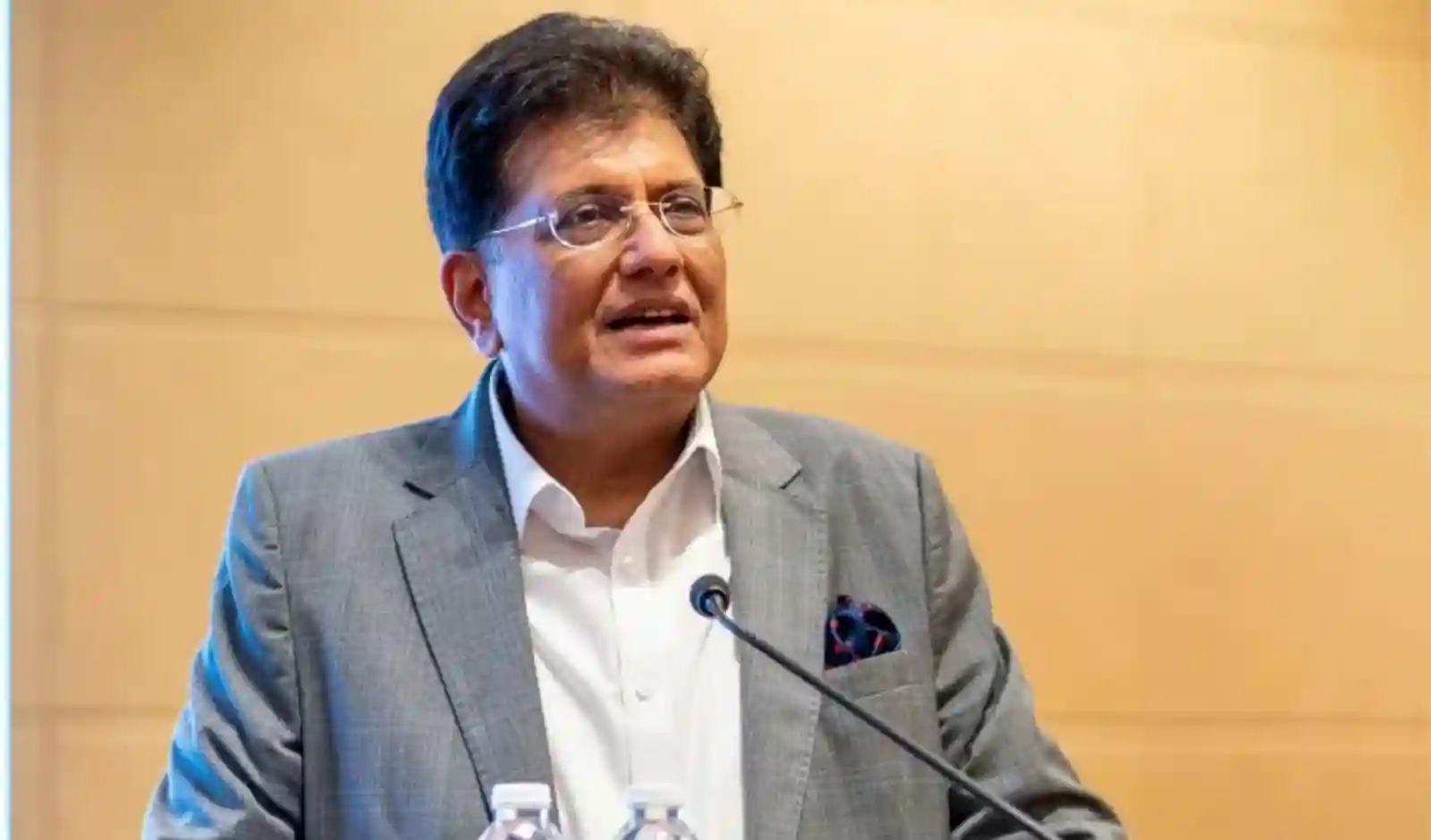 भारत FY27 में 1 ट्रिलियन डॉलर के एक्सपोर्ट्स लक्ष्य तक पहुंचेगा: पीयूष गोयल