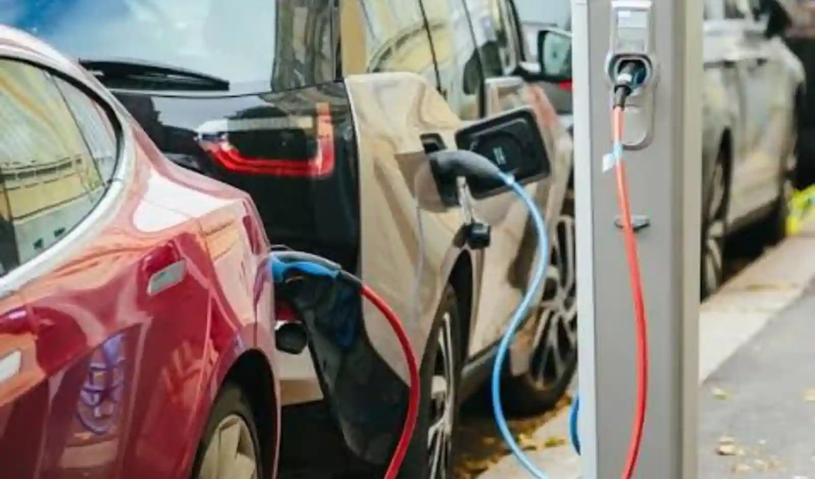 चीन और EU के बीच EV व्यापार पर गहन चर्चा